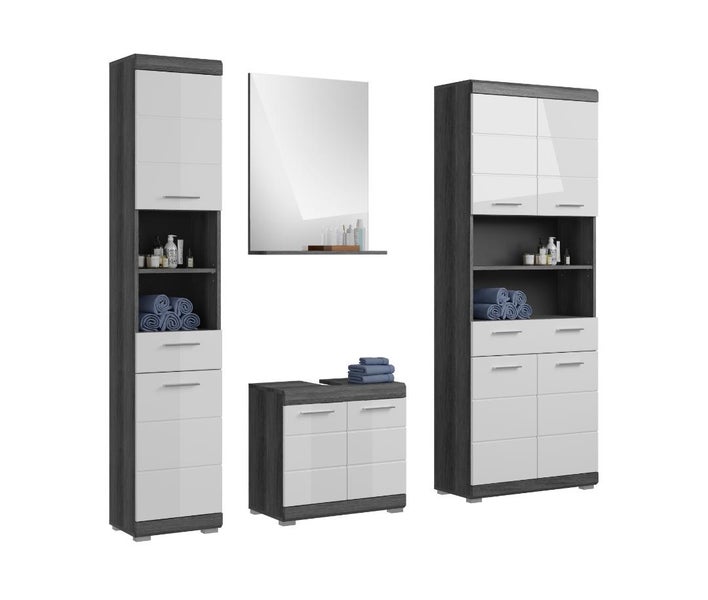 Badezimmermöbel-Set bestehend aus zwei Hochschränken, einem Wandspiegel mit Ablage und einem Beistellschrank in Weiß und Grau.