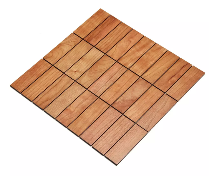 Quadratische Holzfliese für den Außenbereich