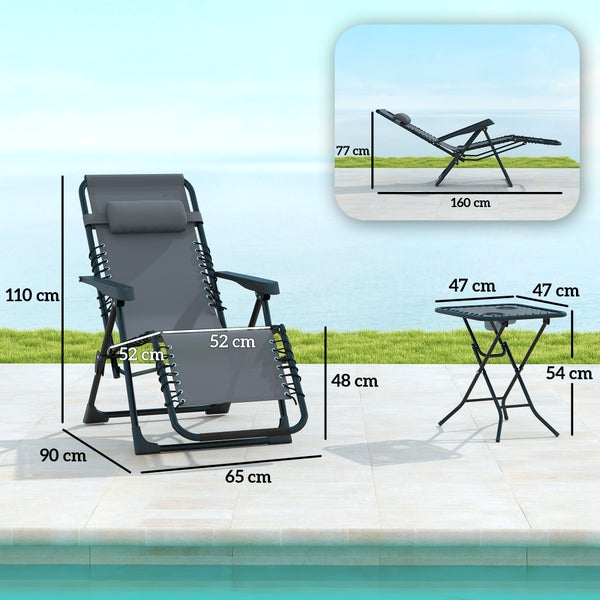 Klappbarer Gartentisch mit zwei integrierten Getränkehaltern, schwarzem Metallgestell und grauer Textilbespannung.