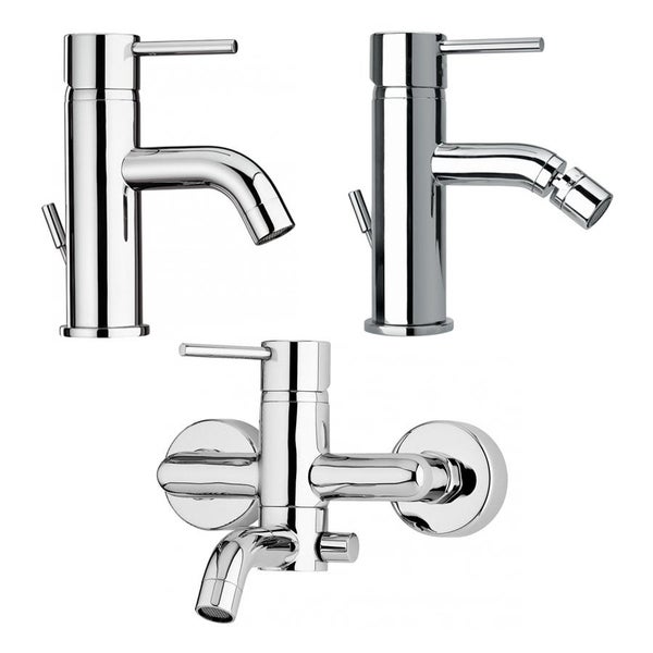 Drei verchromte Wasserhähne für Waschbecken und Bidet