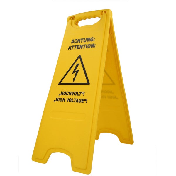 Gelber Warnaufsteller aus Kunststoff mit Warnsymbol elektrische Spannung und Aufschrift Achtung Attention Hochvolt High Voltage.