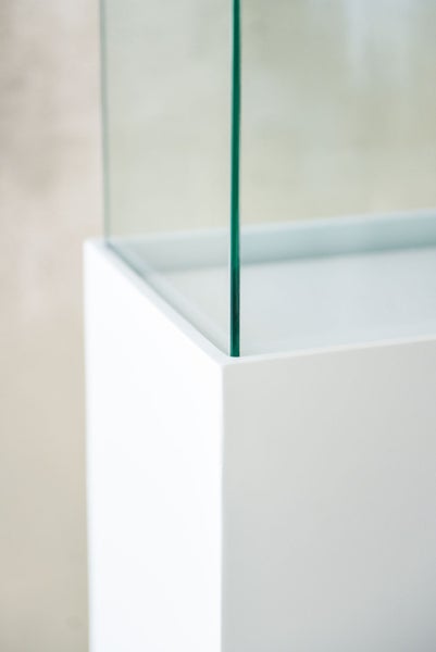 Metallregal mit vier Ebenen für Lagerung und Organisation