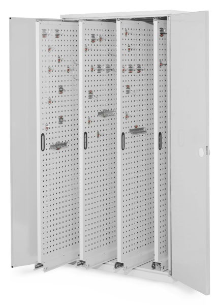 Werkzeugschrank mit vier ausziehbaren Lochwänden aus Metall für eine übersichtliche Werkzeugaufbewahrung.