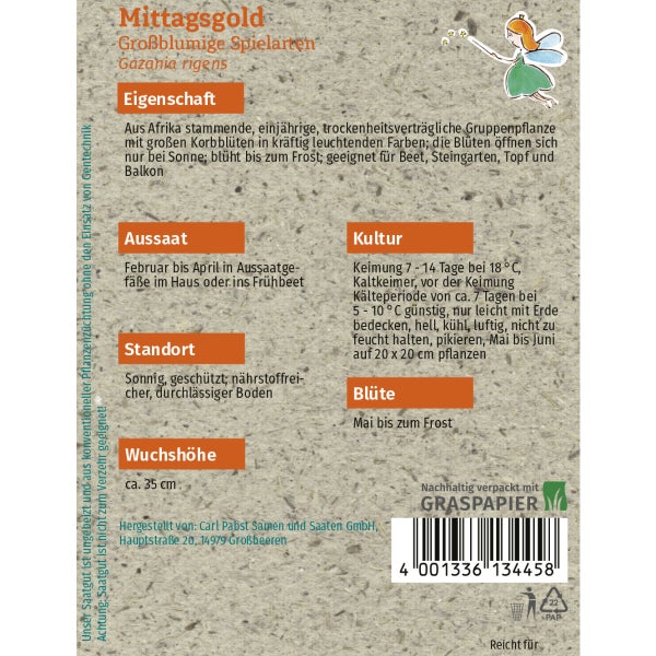 Dekorative Szene mit einer alten Leiter, Körben und Kissen in einem Garten.