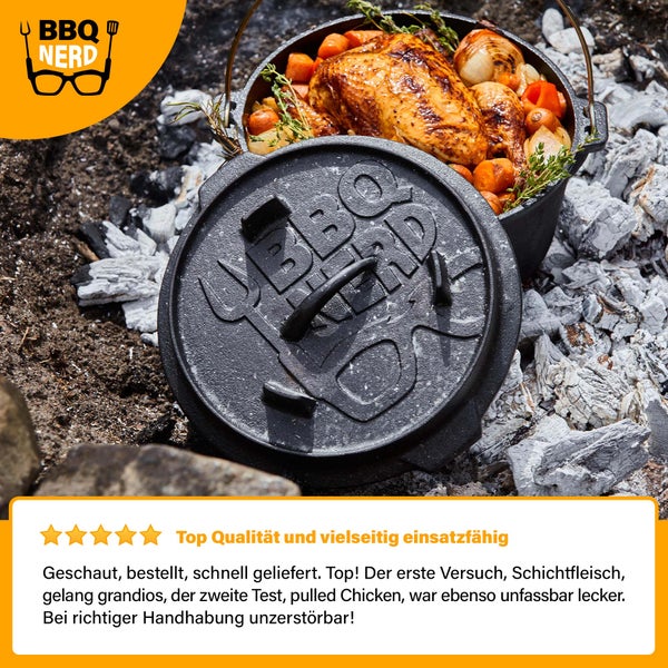 BBQ-Nerd Dutch Oven Professional 7,3L mit Ständer | bereits eingebrannt - preseasoned | Gusseisen Feuertopf mit Deckel und integr. Bratpfanne | Feuerfester Grill & Camping Kochtopf mit Deckelheber
