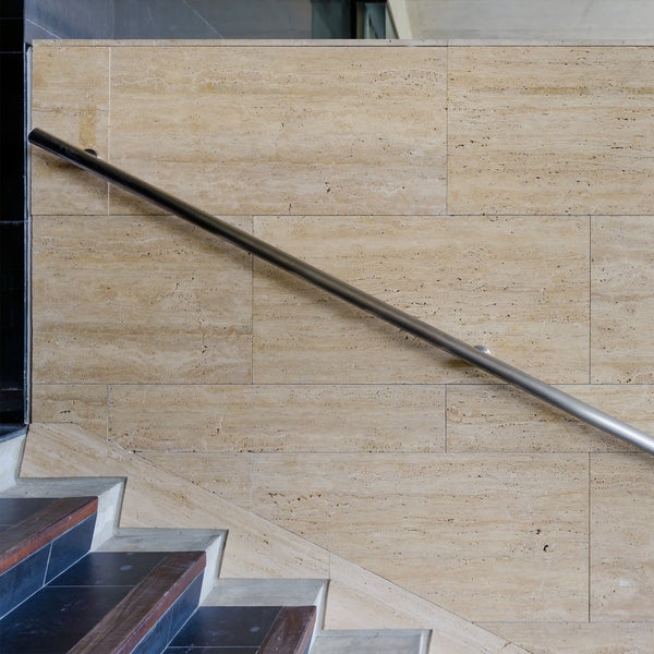 ECD Germany Edelstahl V2A Handlauf 60 cm, rund Ø42mm, rostfrei, gebürstet, Innen/Außen, inkl. Wandhalterung, Edelstahlhandlauf Wandhandlauf Treppengeländer Geländer Treppe Wandhalter Haltegriff Stange