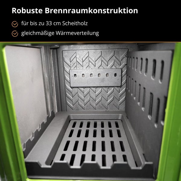 Brennraum eines Kaminofens aus robustem Gusseisen, geeignet für 33 Zentimeter langes Scheitholz, mit gleichmäßiger Wärmeverteilung.