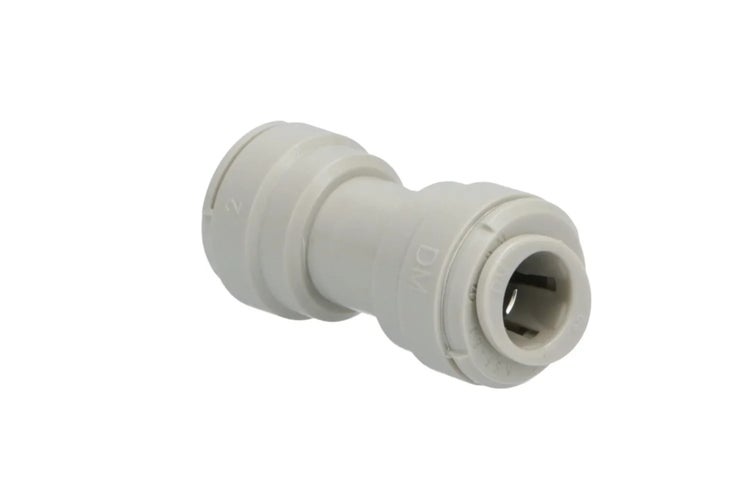 Gerader Steckverbinder aus Kunststoff fuer Wasserleitungen