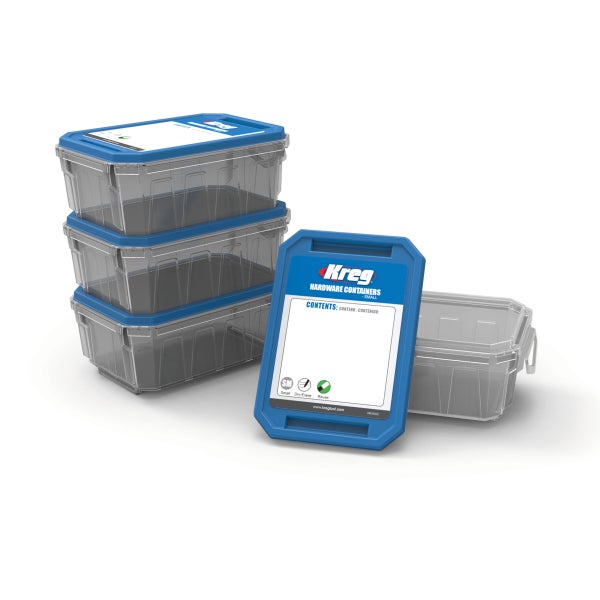 Kreg Hardware Containers Set mit vier transparenten Kleinteileboxen aus Kunststoff, blaue Deckel mit beschriftbarem Feld.
