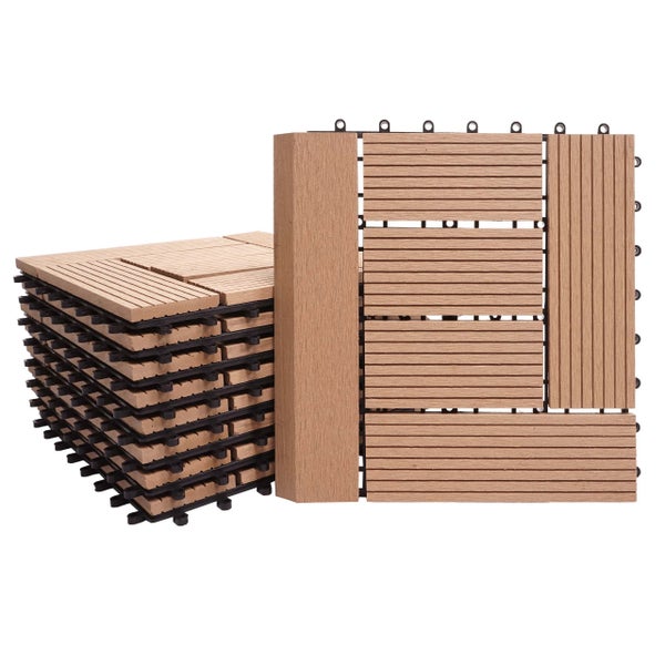 Stapel quadratische Terrassenfliesen aus Holz-Kunststoff-Verbundwerkstoff mit Klicksystem und geriffelter Oberfläche.