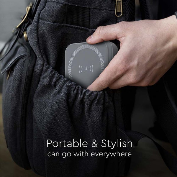 Vergleichsbild: Maulwurfshügel auf Rasen ohne und mit Maulwurfgitter, Florade Logo.