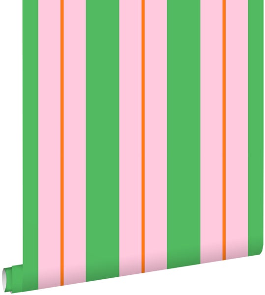 Tapetenrolle mit Streifenmuster