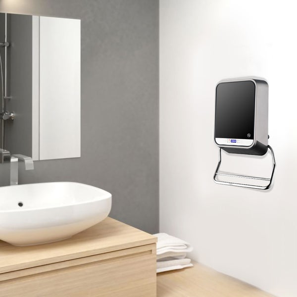 Badezimmeransicht mit Waschbecken und elektronischem Handtuchwärmer