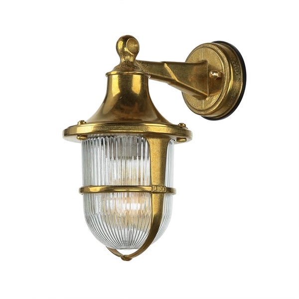 Goldfarbene Wandleuchte mit geripptem Glas