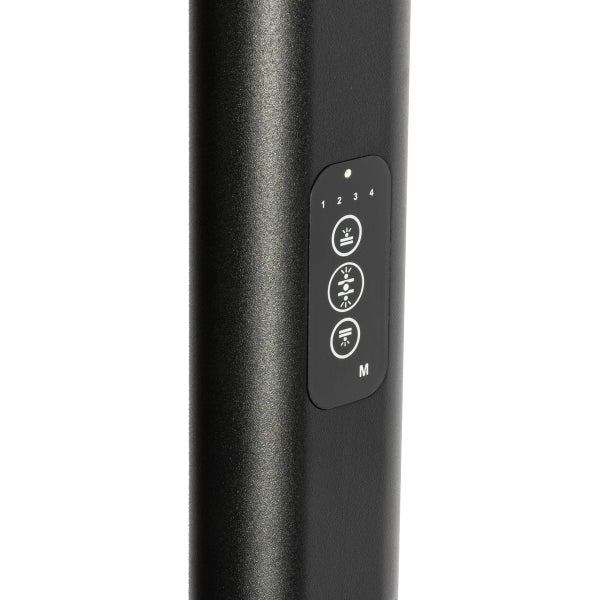 Bedienfeld einer Stehleuchte mit Lichtintensitätsstufen und Moduseinstellungen