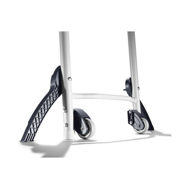 Lochwand mit mehreren Lagerboxen