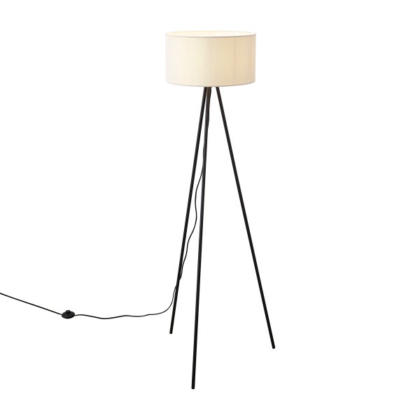 Dreibeinige Stehleuchte mit schwarzem Stativgestell und hellem, zylindrischem Textilschirm.
