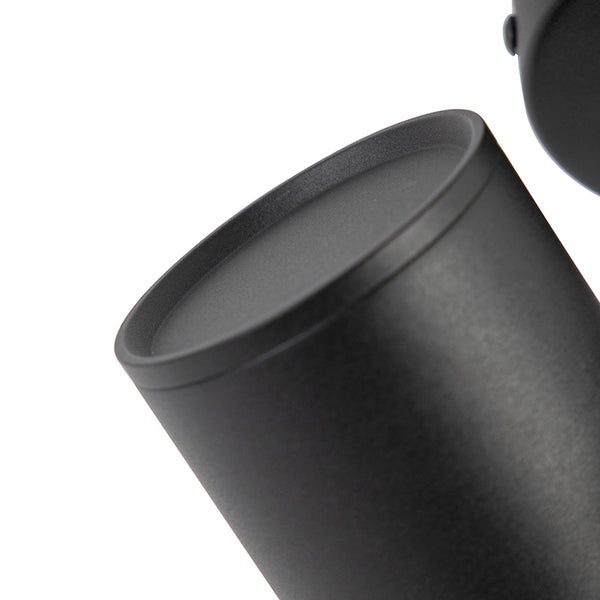 Detailaufnahme einer schwarzen Spotleuchte