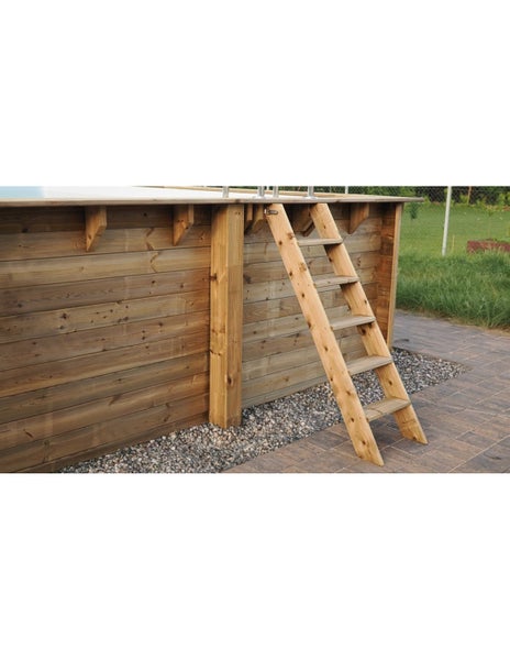 Holzpool mit Leiter für den einfachen Einstieg