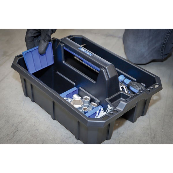 Sechs blaue Sortierkästen zur Aufbewahrung von Kleinteilen