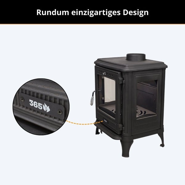 Schwarzer Kaminofen aus Gusseisen mit Sichtscheiben an mehreren Seiten und 365 Logo.