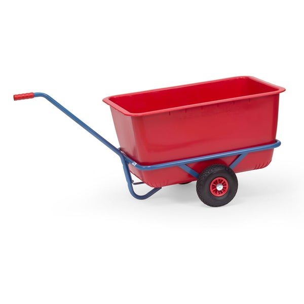 Zweirädrige Gartenkarre mit roter Kunststoffwanne und blauem Metallrahmen für den Transport im Garten.