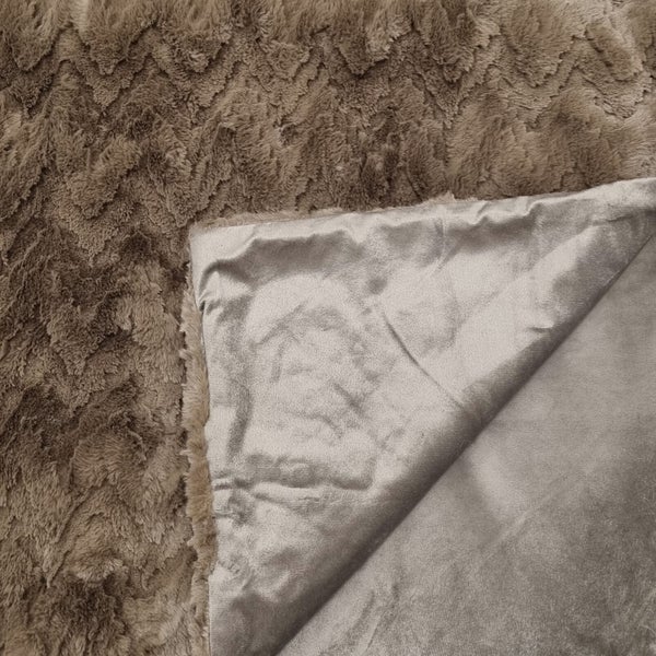 Kuscheldecke mit flauschiger Oberseite und glatter Unterseite