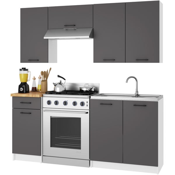 Küchenzeile mit Ober- und Unterschränken, Dunstabzugshaube, Spüle und Herd