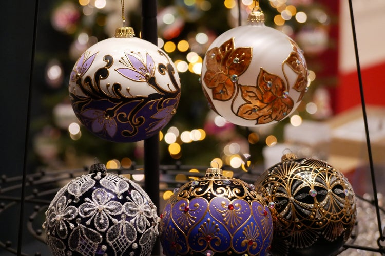 Kugel Kupferblätter, Frostweiß, 10cm, 1 Stck., Weihnachtsbaumkugeln, Christbaumschmuck, Weihnachtsbaumanhänger