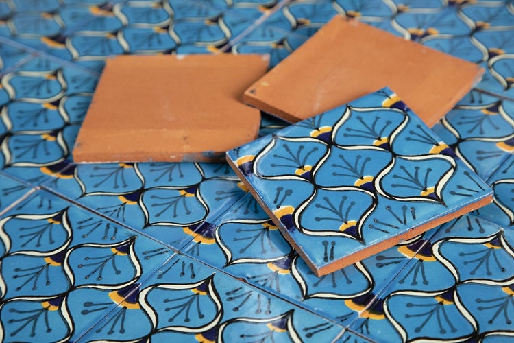 Dekorative Fliesen mit floralem Muster