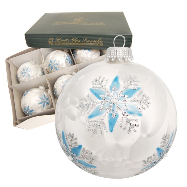 Set mit Christbaumkugeln mit Schneeflockenmuster in einer Krebs Glas Lauscha Verpackung