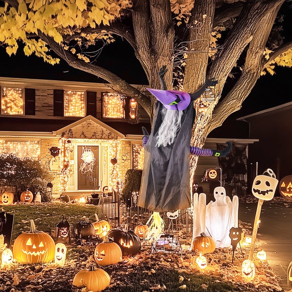 HOMCOM 170cm Halloween Dekoration Halloween Fliegende Hexe, Haustür Deko, Garten Dekofigur in Lebensgröße für Party Baumstämme Säulen, Stahl