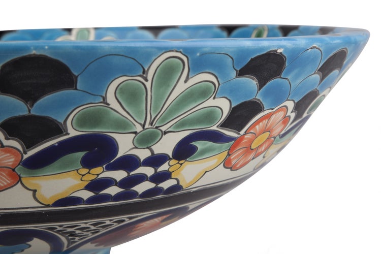 Keramikschale mit Blumenmuster