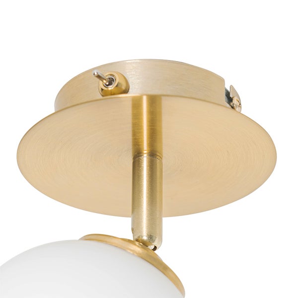 Detailansicht einer Deckenleuchte mit Schalter