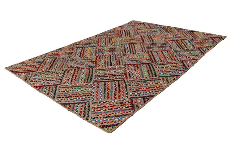 Rechteckiger Webteppich aus geflochtenen Textilstreifen in buntem Patchwork Muster