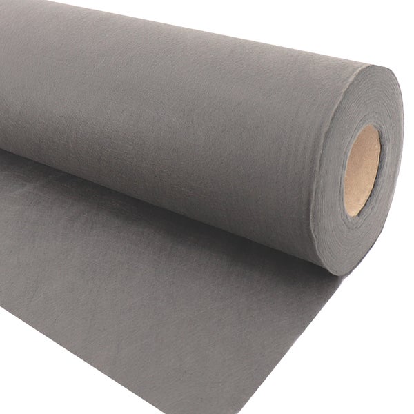 Rolle mit Malervlies als Abdeckmaterial zum Schutz von Bodenbelägen bei Renovierungsarbeiten.