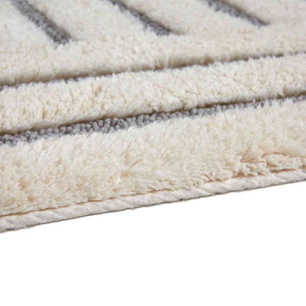 Teppich mit Streifenmuster aus Textilfasern