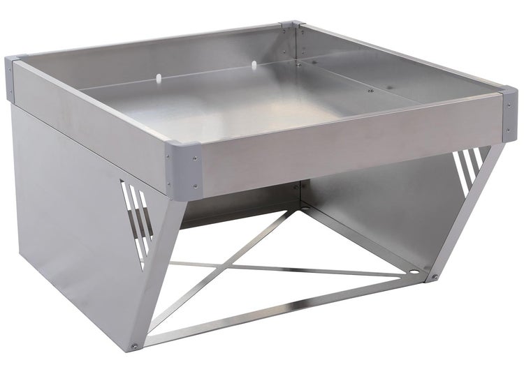 Unterbau für Hochbeet aus verzinktem Metall mit Eckschützern und Kreuzverstrebung.