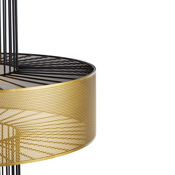 Detailansicht einer goldenen Mesh-Deckenleuchte mit schwarzem Rahmen