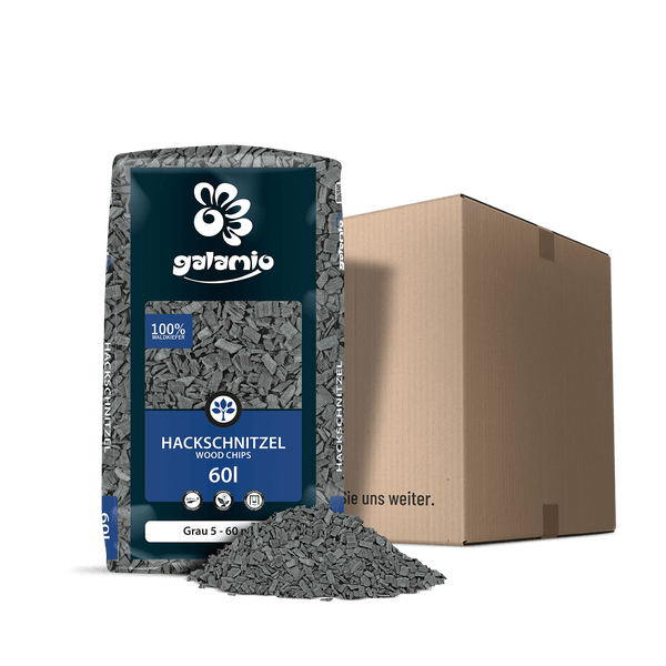Galamio Hackschnitzel aus 100 Prozent Waldkiefer im 60 Liter Sack, Farbe Grau, Körnung 5 bis 60 Millimeter, mit losem Schüttgut und Versandkarton.