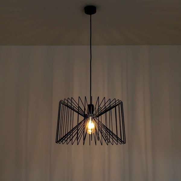 Hängelampe aus Metall mit geometrischem Design und Glühbirne