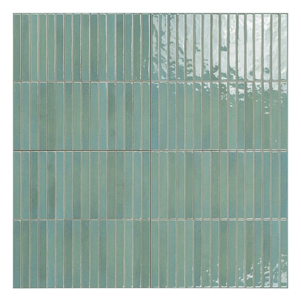 Quadratisches Mosaik aus schmalen, vertikalen rechteckigen Fliesen in strukturierter Optik für Wandverkleidungen im Innenbereich