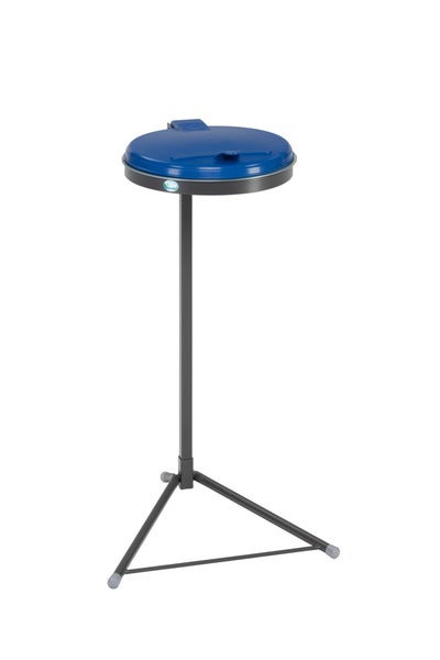 Müllsackständer mit schwarzem Metallgestell, dreieckigem Standfuß und blauem Kunststoffdeckel. VAR Logo auf dem Haltering.