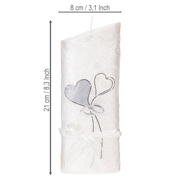 Weiße Hochzeitskerze mit zwei Herzen, Ringen und einer Schleife, 21 Zentimeter hoch und 8 Zentimeter breit.