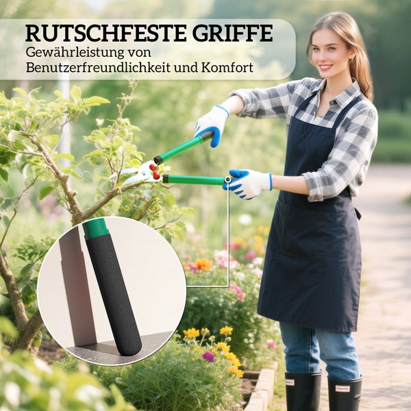 Frau schneidet Gartenpflanzen mit einer Gartenschere mit rutschfesten Griffen.