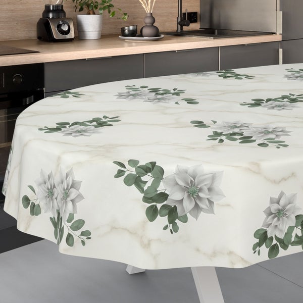 Runde Tischdecke mit Blumenmuster auf Marmor-Optik in einer hellen Küche mit dunklen Schränken und Arbeitsplatte in Holz-Optik.