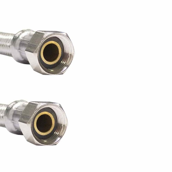 Flexibler Anschlussschlauch mit Überwurfmuttern aus Metall und innenliegenden Dichtungen.