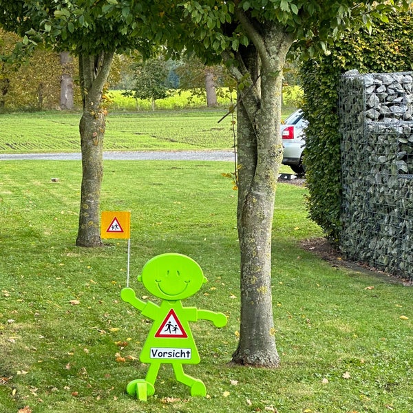 3D Warnschild Vorsicht spielende Kinder mit reflektierender Folie und Wunschtext für mehr Verkehrssicherheit / (1 Stück)