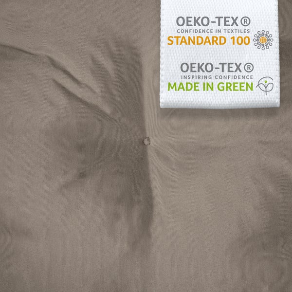 Textilprodukt mit OEKO-TEX Standard 100 und Made in Green Zertifizierung.