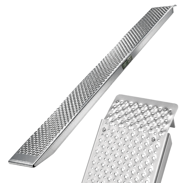 Trutzholm Auffahrrampe aus Metall mit gelochter, rutschhemmender Oberfläche.